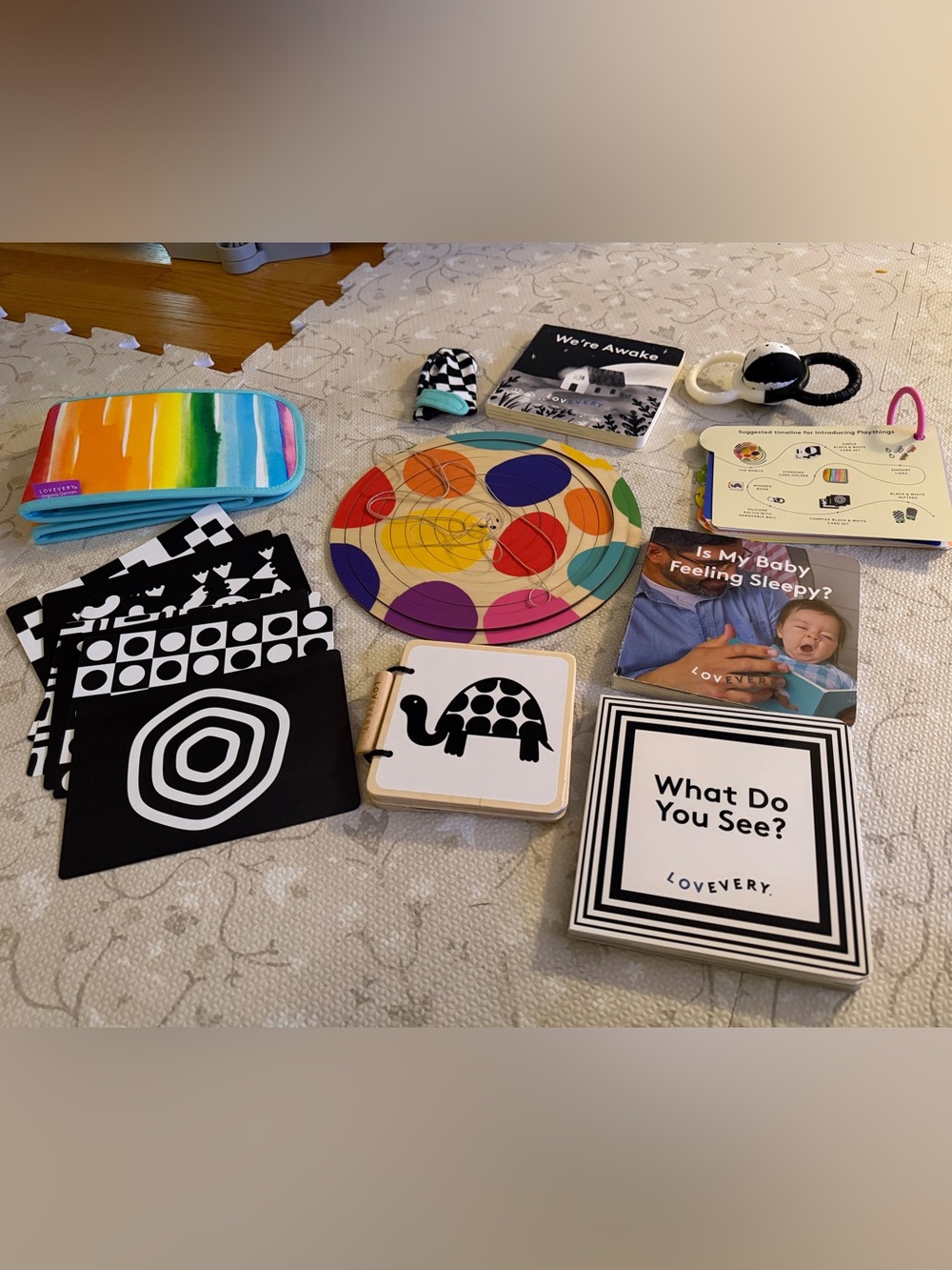Lovevery The Looker Play Kit - 0-12 months